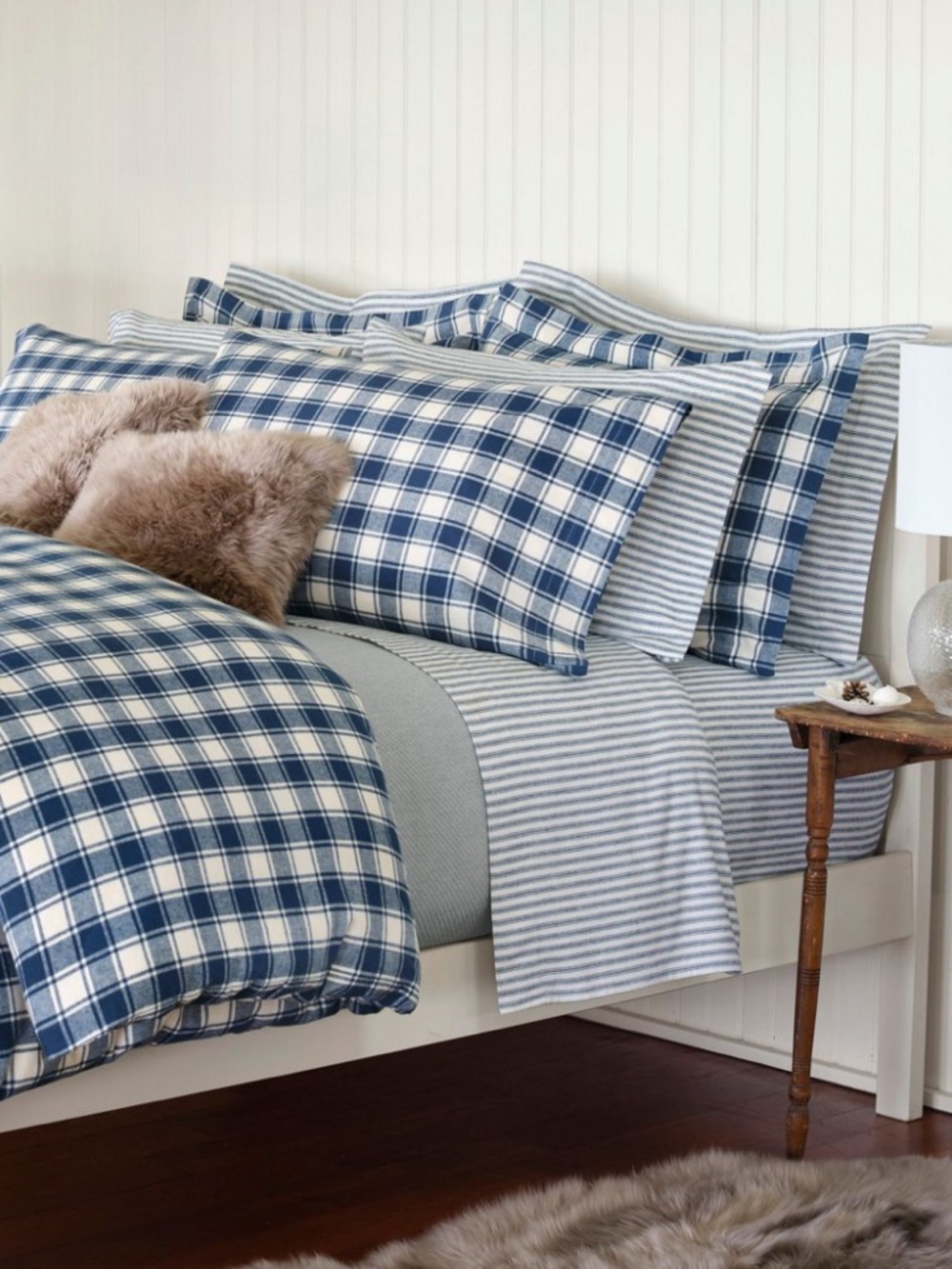 L.L. Bean King Ultrasoft Comfort Flannel Sheet Set Mariner Blue Stripe NWT $200 - Picture 4 of 12